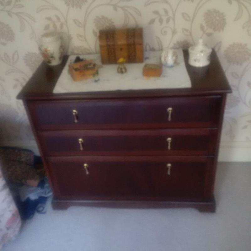 Stag Meredew Chest of Drawers