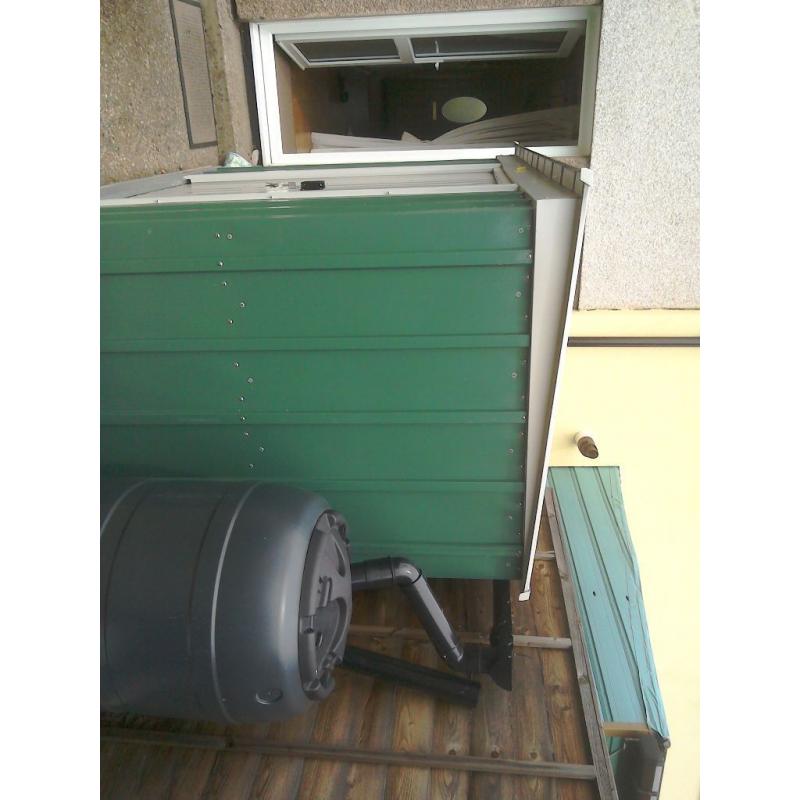 Metal garden shed 8 ft x 4ft approx