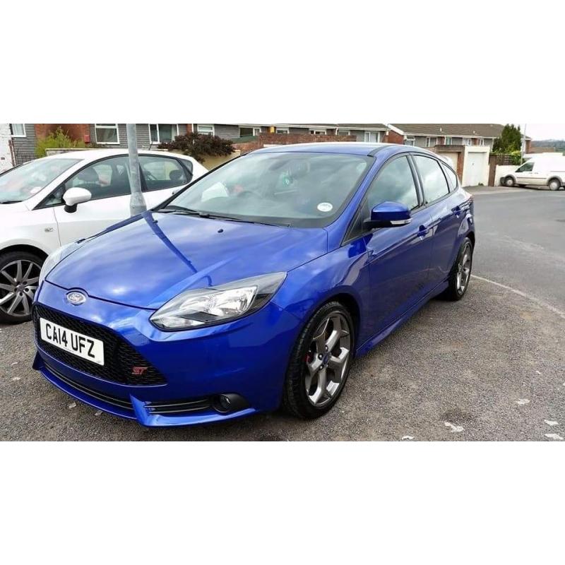 FORD FOCUS ST-2. MK3. VERY LOW MILEAGE!! FSH WITH FORD!! AMAZING CONDITION!!!